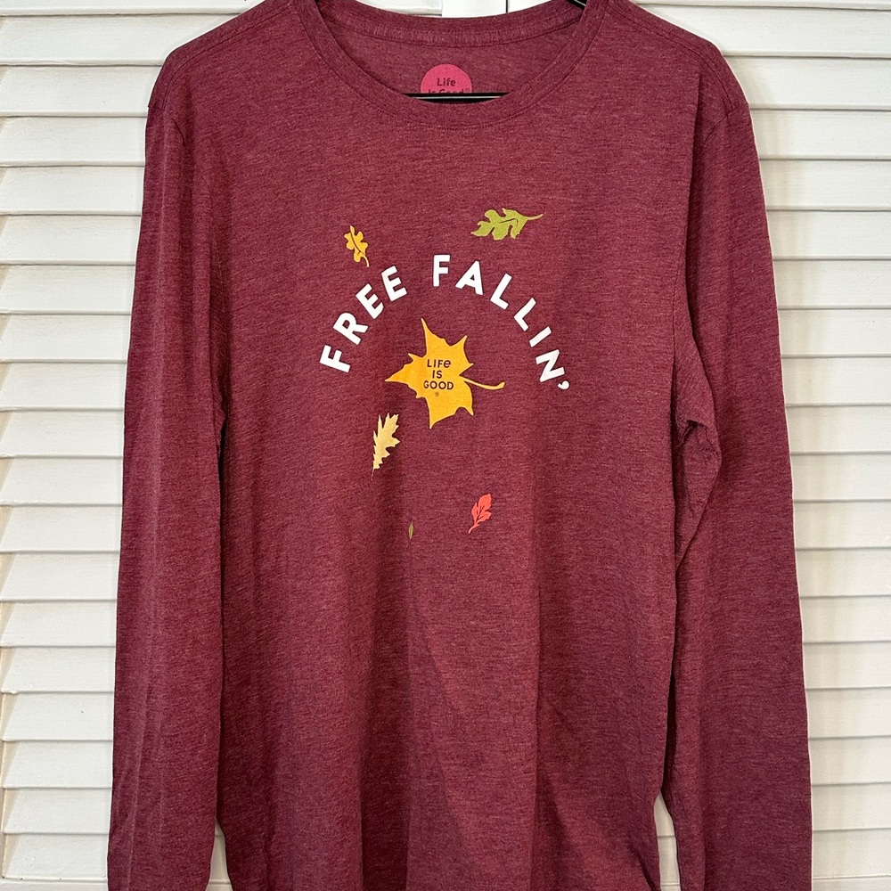 Life‎ is Good Size M Classic Fit Long Sleeve Cool Tee Free Fallin Autumn Leaves